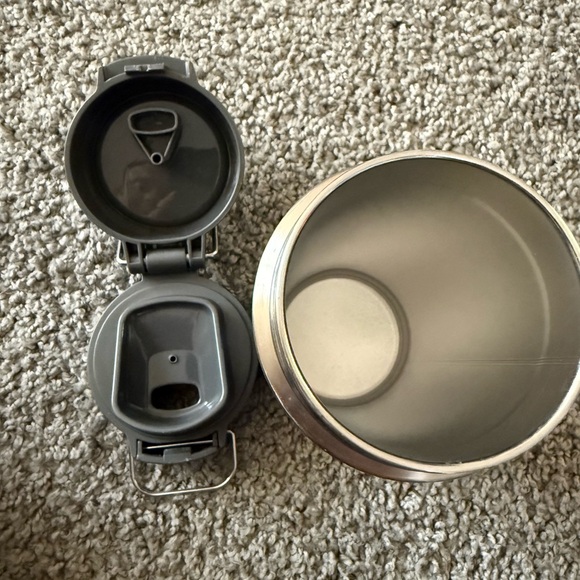 16oz Stanley Metallic Blue Insulated Bottle - Picture 6 of 6